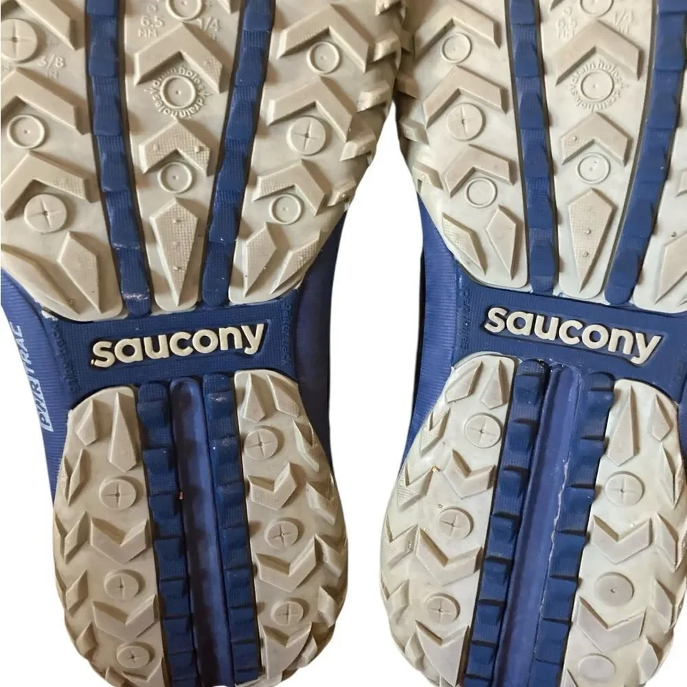 Saucony Women's Size 8 Athletic Shoes in Blue and White